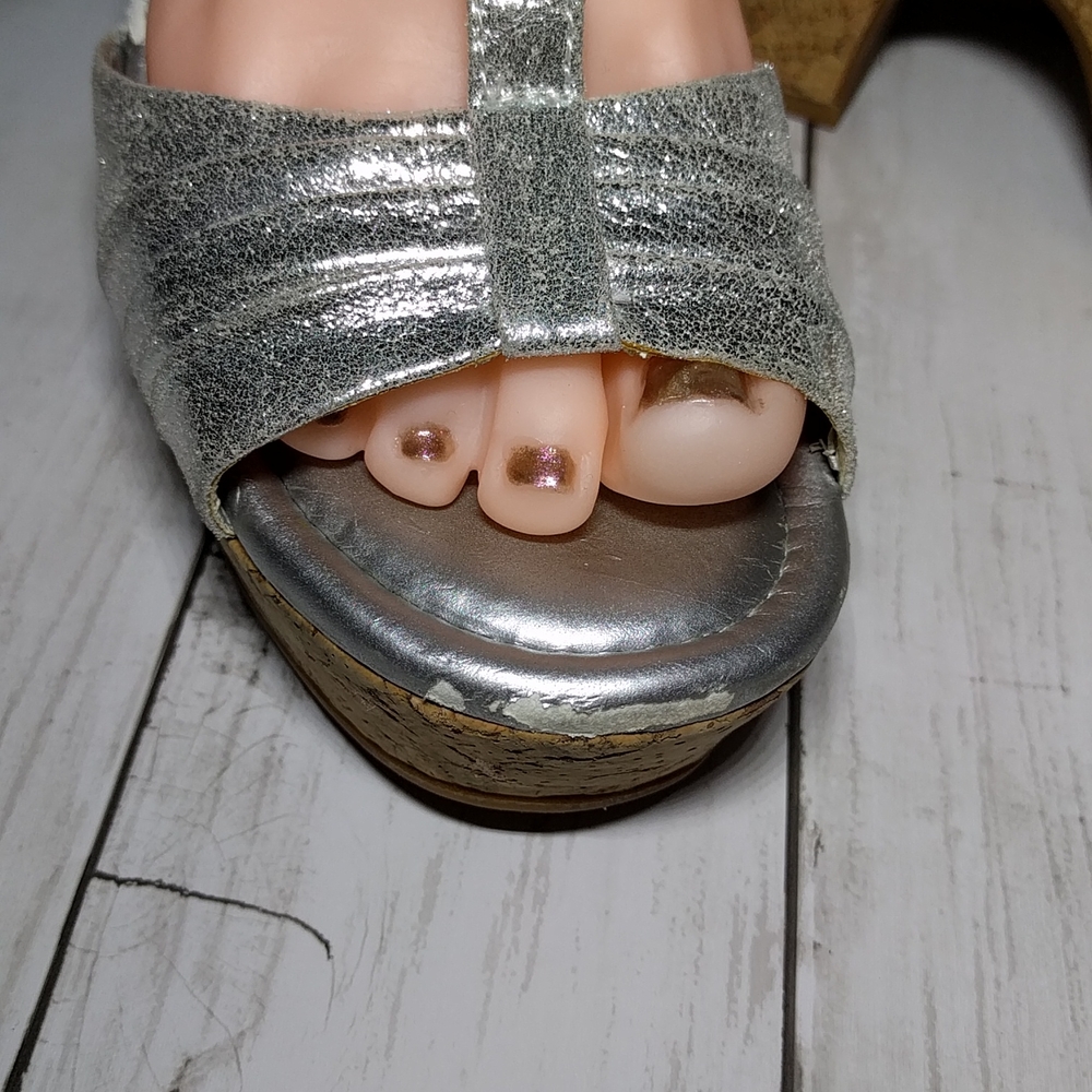 FINAL -- Donating soon!!! Peeling Silver Gianni Bini Cork Wedge Sandals - Picture 3 of 12